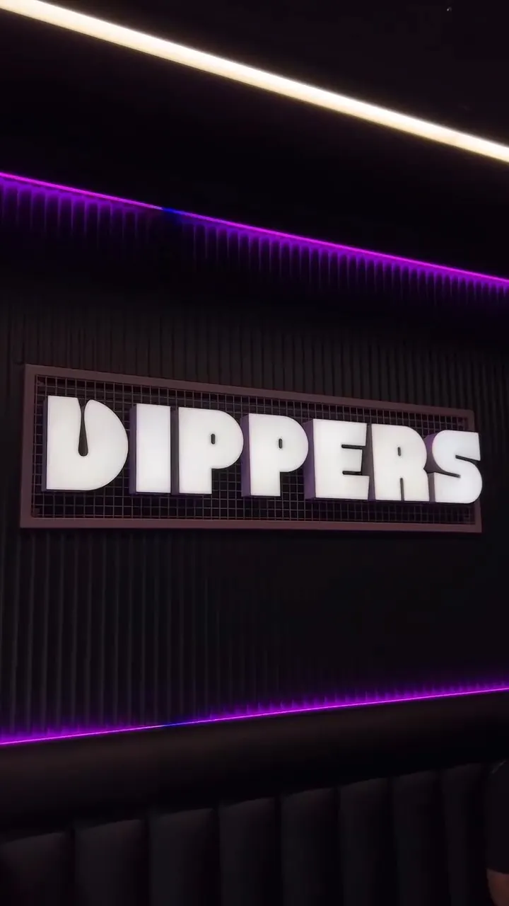 Dippers neon sign